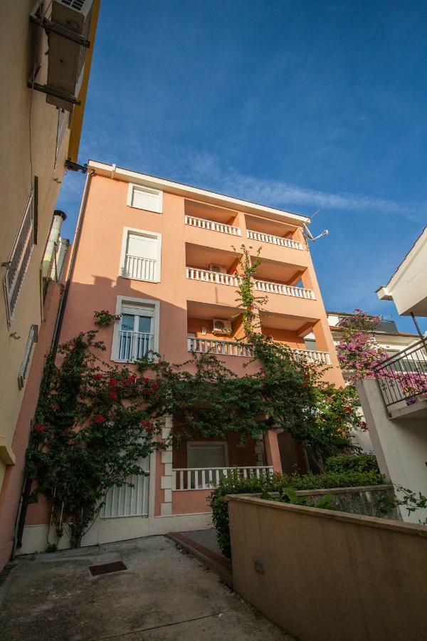 Apartments Knezovic Gradac  Exterior photo