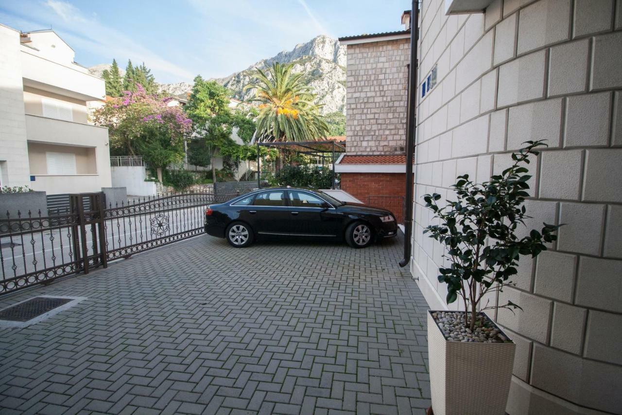 Apartments Knezovic Gradac  Exterior photo