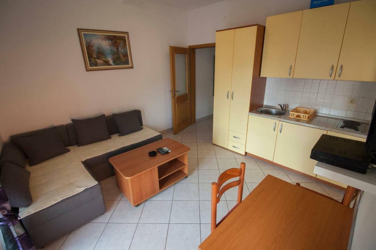 Apartments Knezovic Gradac  Exterior photo