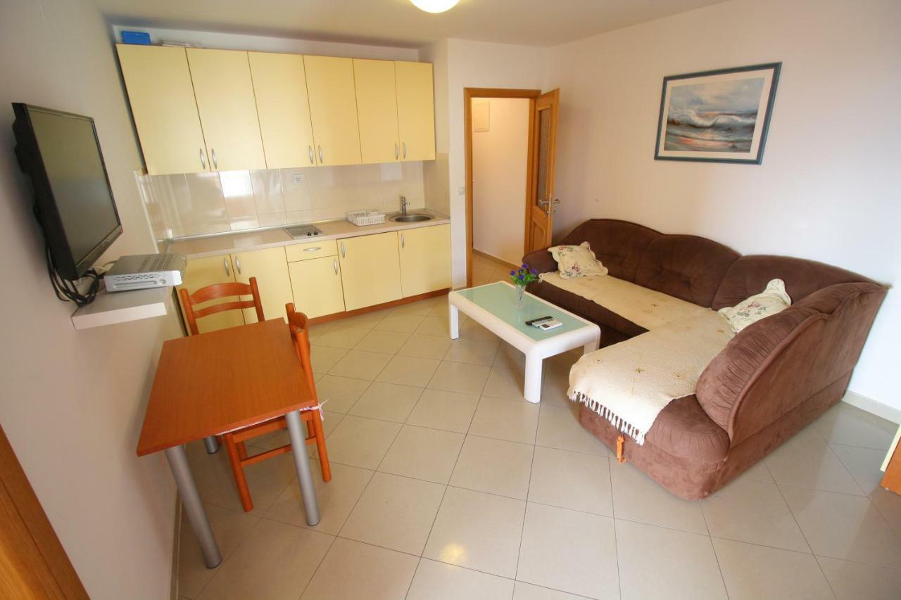 Apartments Knezovic Gradac  Exterior photo