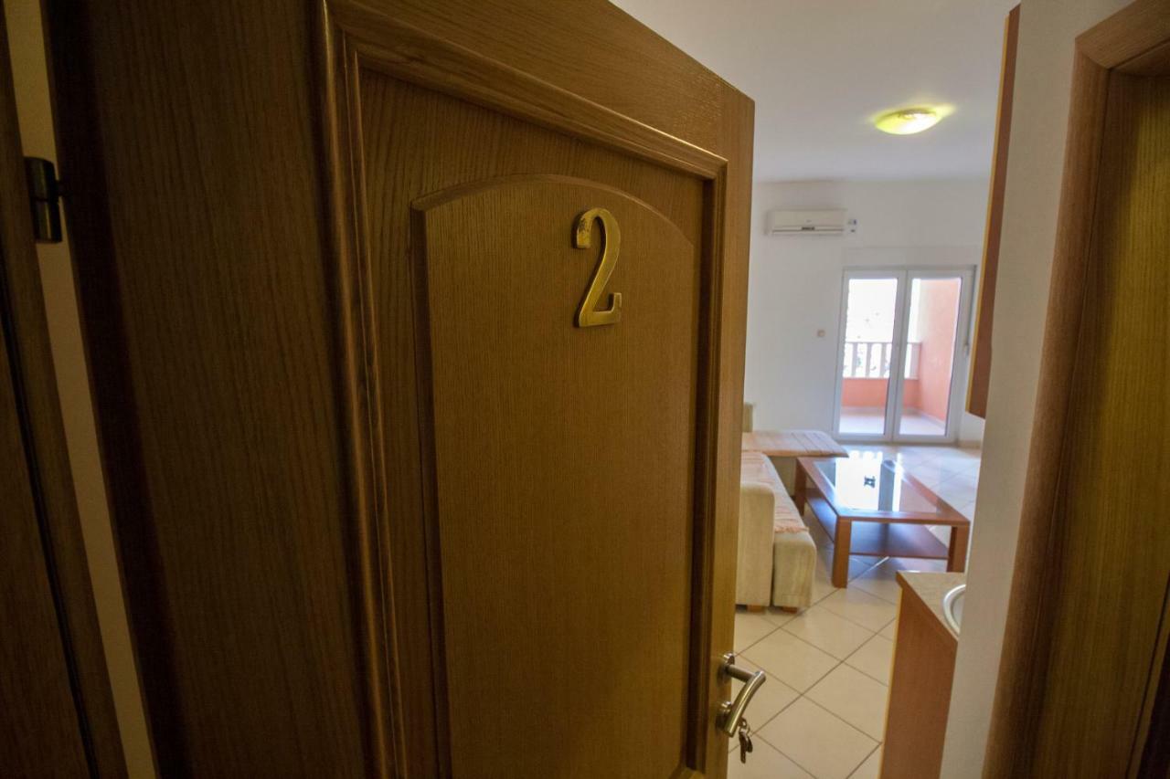 Apartments Knezovic Gradac  Exterior photo