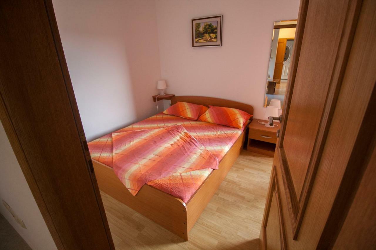 Apartments Knezovic Gradac  Exterior photo