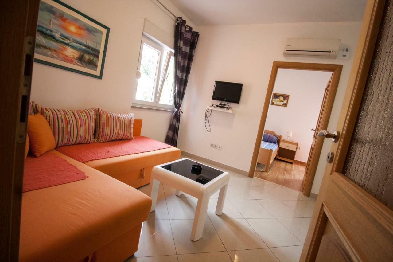Apartments Knezovic Gradac  Exterior photo