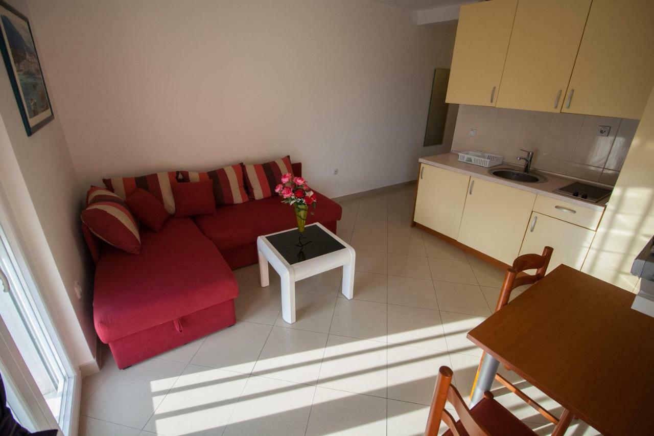 Apartments Knezovic Gradac  Exterior photo