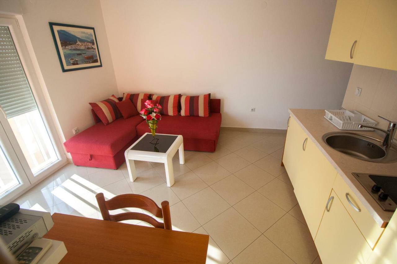 Apartments Knezovic Gradac  Exterior photo